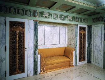 Foto: Marmorbad der Gräfin Maria von Gneisenau auf Schloss Molsdorf, um 1910 Ausführung / Design: Paul Schultze-Naumburg und Saalecker Werkstätten © Stiftung Thüringer Schlösser und Gärten, Foto: Constantin Beyer Jugendstil-Bad.