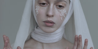 Interner Verweis: Retrospektive „So weit, so gut – 20 junge fotografische Positionen“