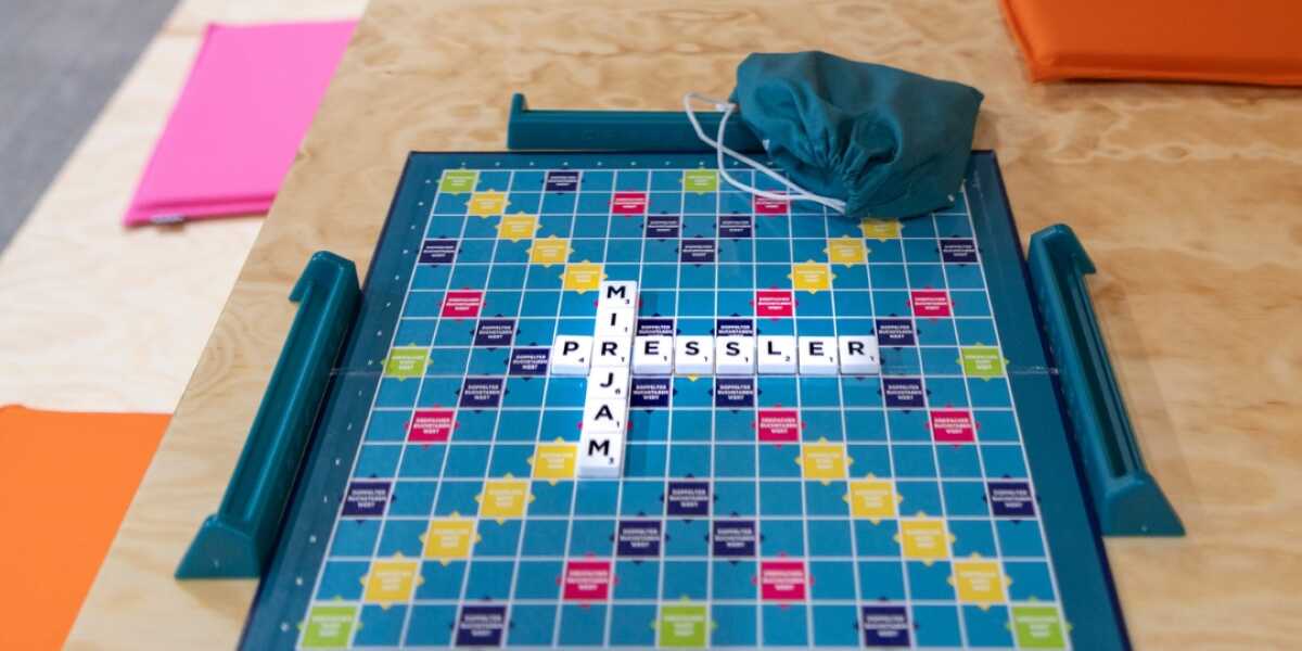 Interner Verweis: Ausstellung: „Mirjam Pressler – Schreiben ist Glück“, bis 15.01.2026, Galerie Waidspeicher