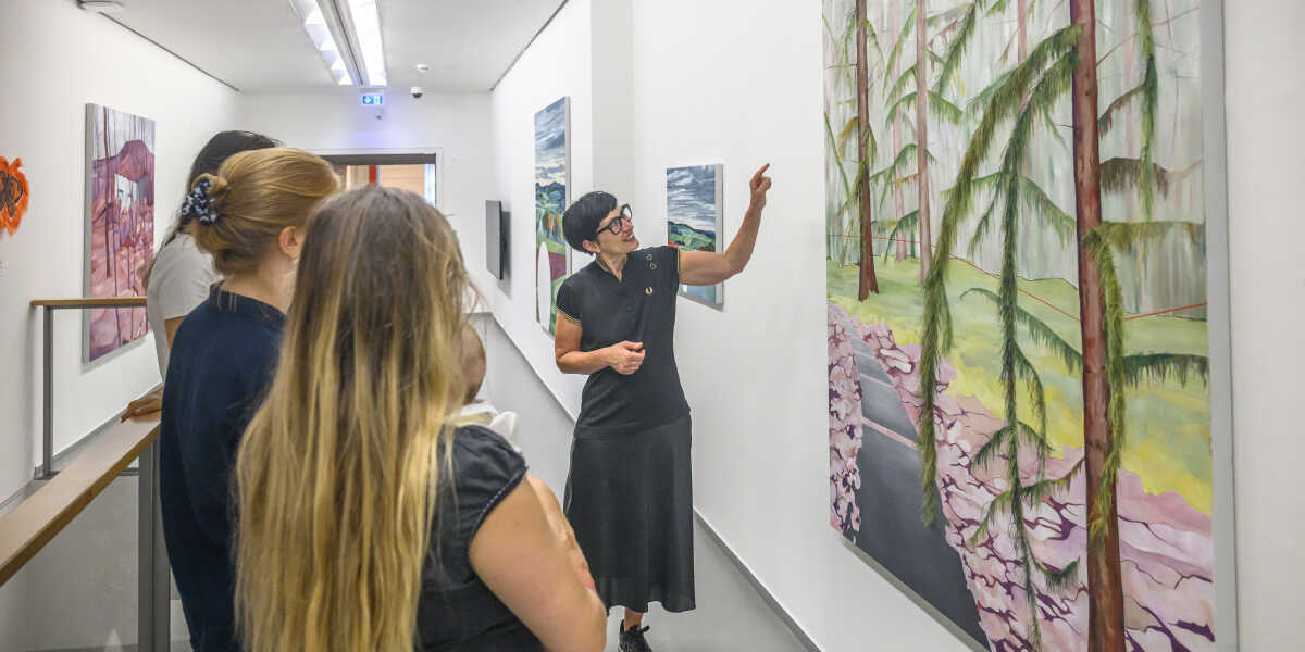 Interner Verweis: Ausstellung: „StipVisite. Ausstellung der Landesstipendiatinnen für Bildende Kunst 2025“, bis 09.08., Kunsthalle Erfurt