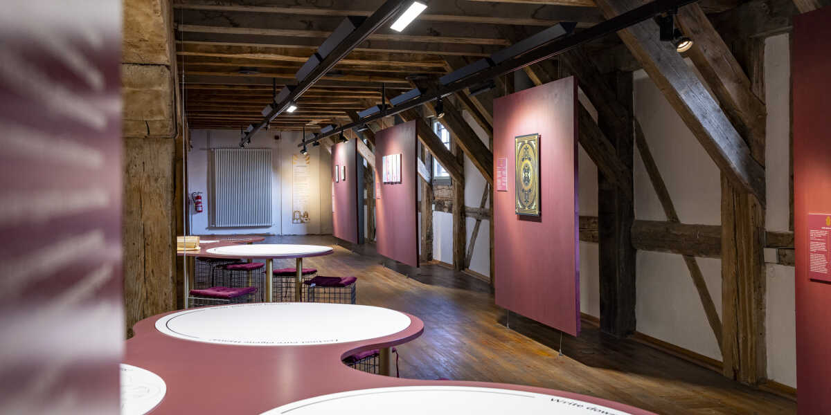 Interner Verweis: Ausstellung: „Hamsa, Hamsa, Hamsa“, bis 05.07.2026, Galerie Waidspeicher
