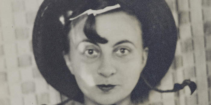 Kunstpause am Mittwoch im Angermuseum: Maskenporträts von Gertrud Arndt