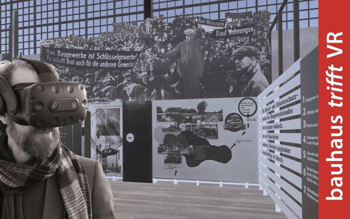 Ein Mann mit Virtueller Reality-Brille in einer Ausstellung