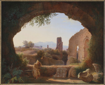 Gemalte Szene einer Person die in einem Torbogen aus Stein sitzt, im Hintergrund eine karge steinige Landschaft