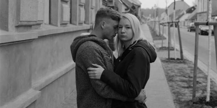 Interner Verweis: Ute Mahler, Werner Mahler & Ludwig Schirmer. An seltsamen Tagen über Flüsse in die Städte und Dörfer bis ans Ende der Welt