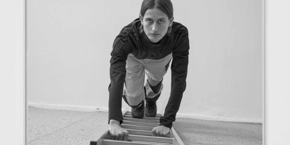 Interner Verweis: Ausstellung: „Andrzej Steinbach. Hier“, ab 14.12.2025, Kunsthalle Erfurt