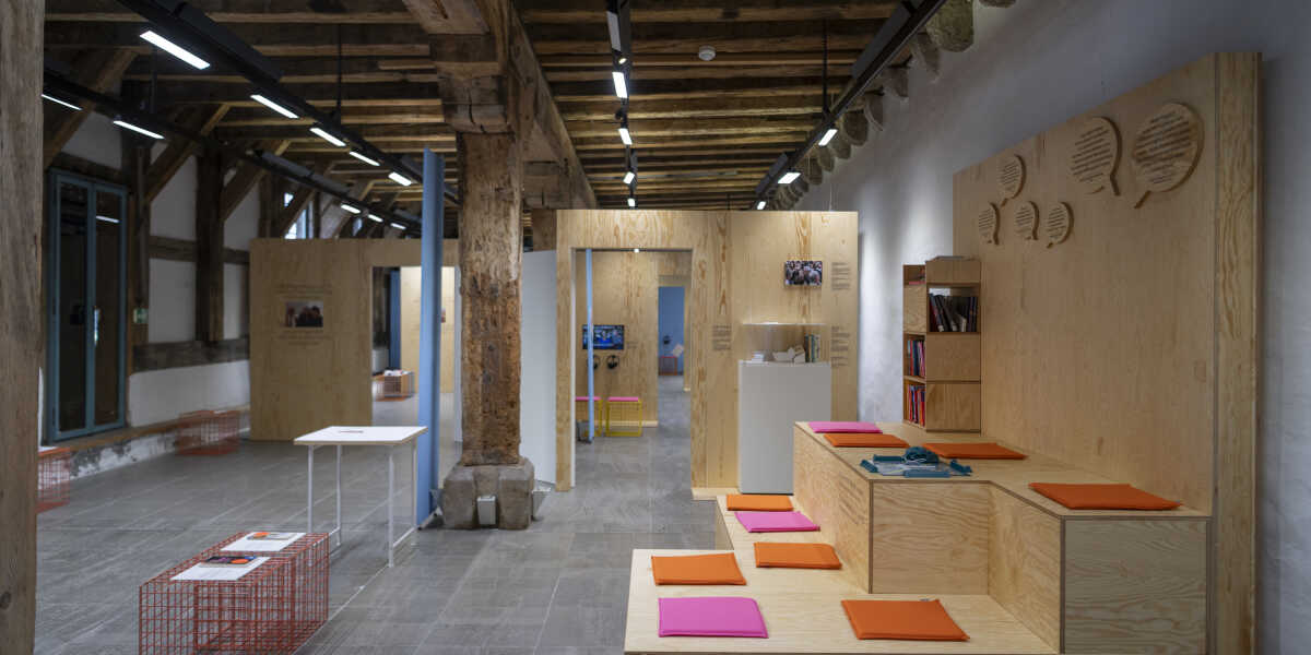 Interner Verweis: Ausstellung: „Mirjam Pressler – Schreiben ist Glück“, bis 15.01.2026, Galerie Waidspeicher