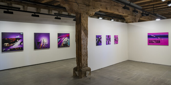 Foto: Ausstellung "Ok Boomer" Galerie Waidspeicher © Stadtverwaltung Erfurt / Dirk Urban ein Ausstellungsraum mit Kunstwerken an der Wand